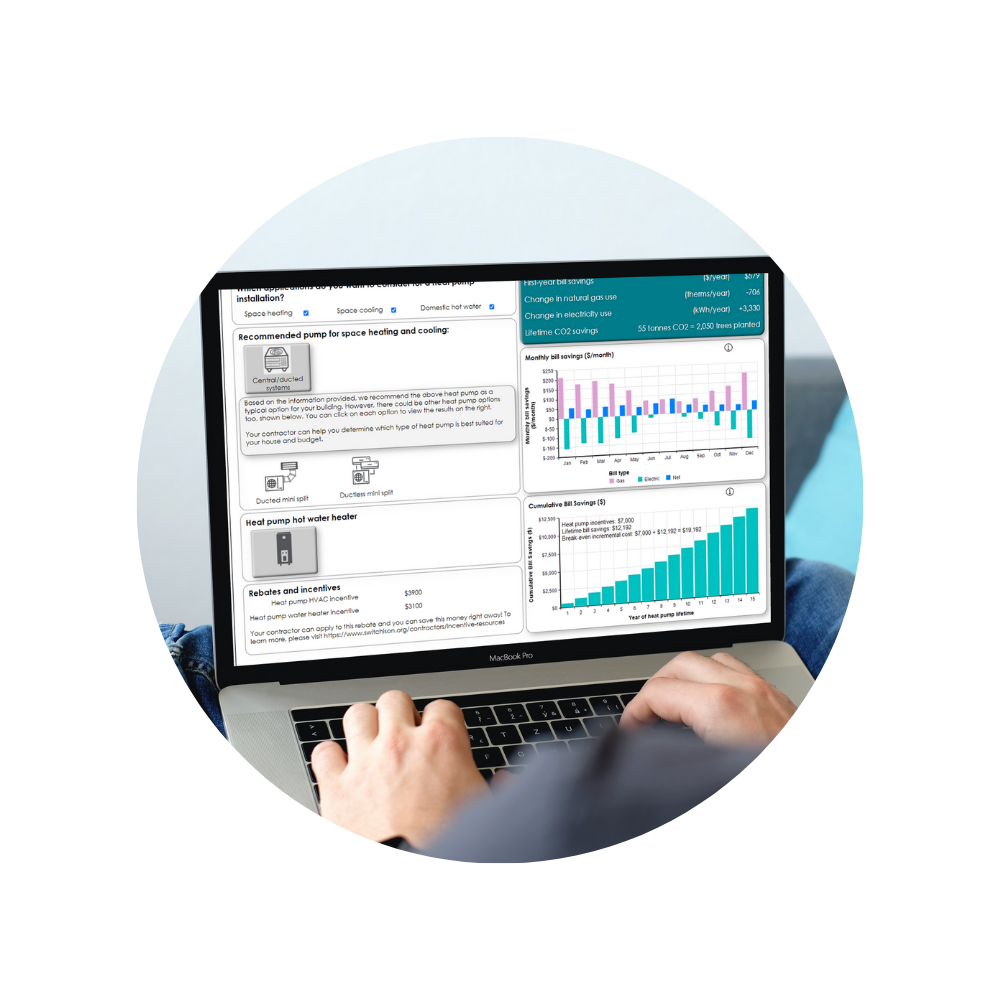 Laptop mit xpansio Online-Konfigurator für Wärmepumpen - einfache Systemplanung